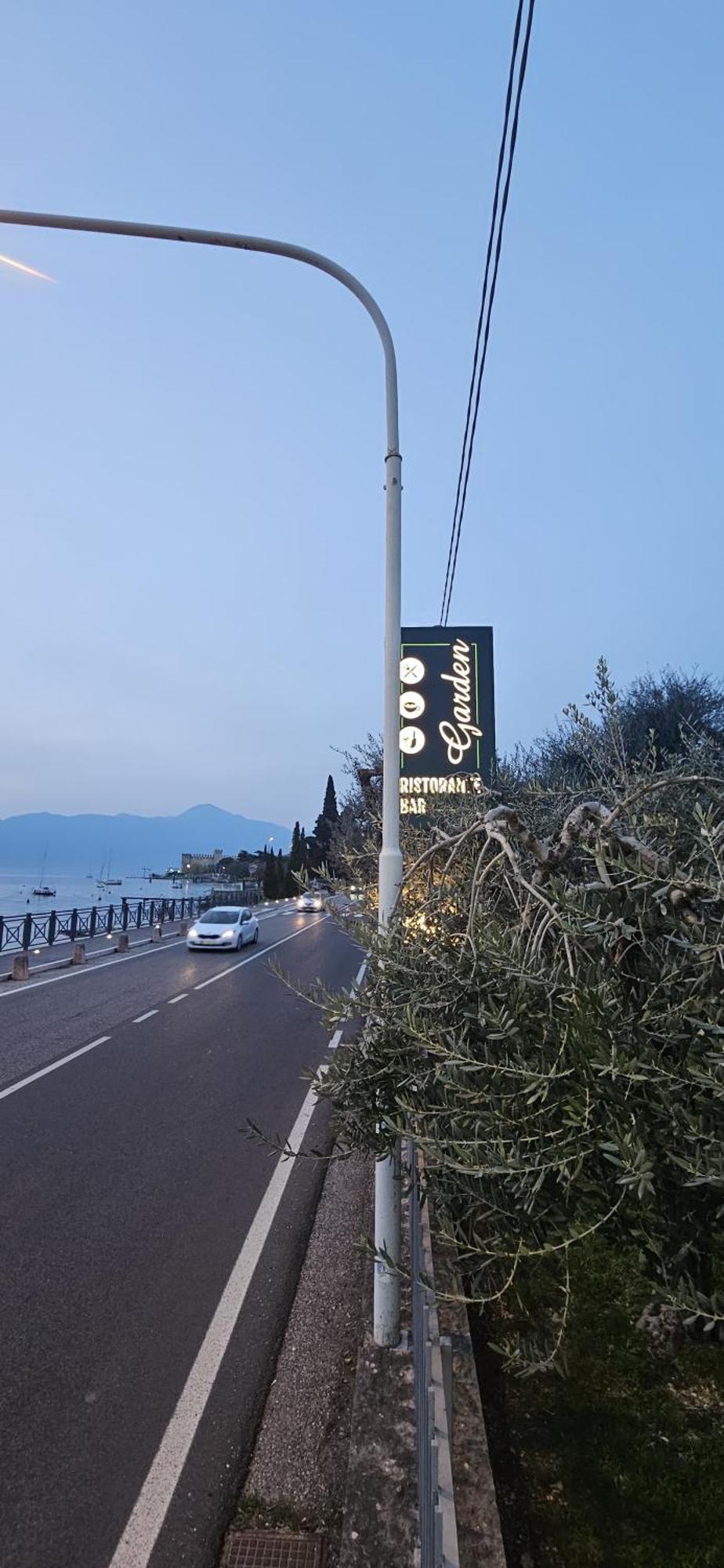 Hotel Garden Torri Del Benaco Buitenkant foto
