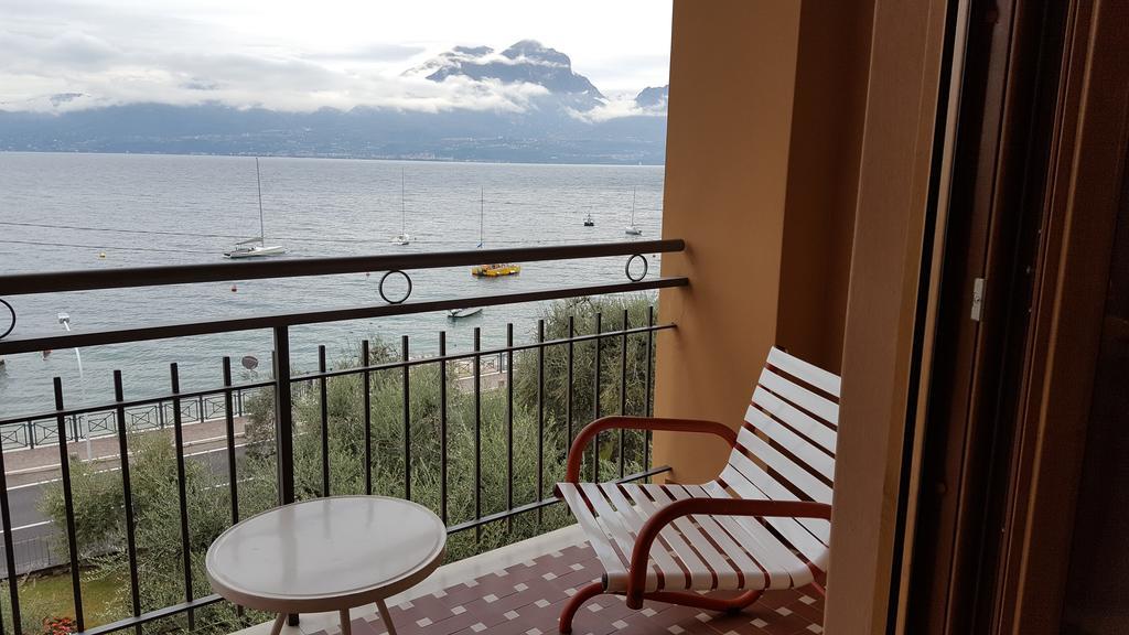 Hotel Garden Torri Del Benaco Buitenkant foto